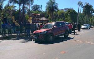 “Mariachi loco” atropelló a varias personas y arrastró 2 km una moto camino a San Ber •