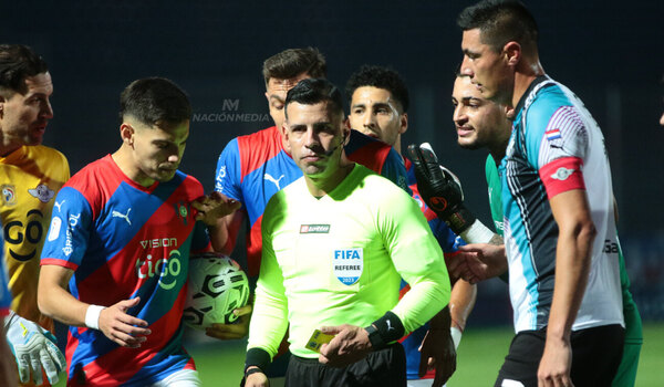 Versus / Cerro empata agónicamente ante Libertad con un penal muy polémico