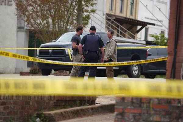 Tiroteo por “odio” racial deja tres muertos en Florida