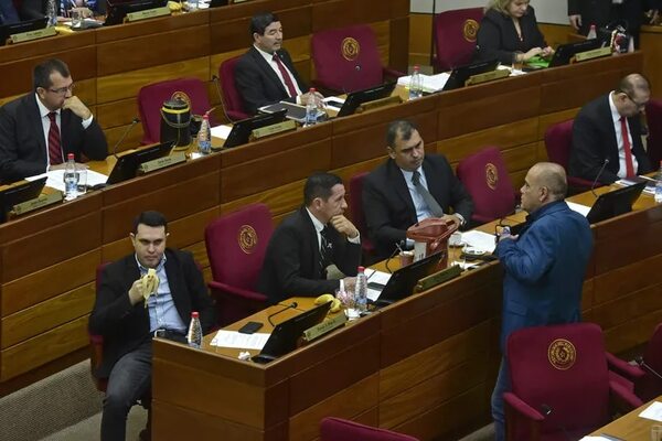 Cartistas buscan tratar a tambor batiente pedidos de acuerdos - Política - ABC Color