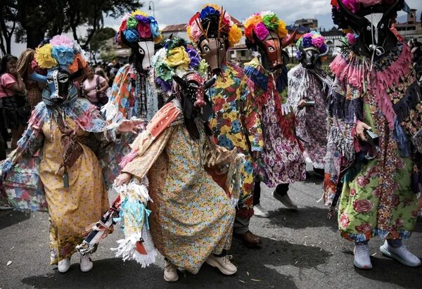 El carnaval de Notting Hill concentra multitudes para celebrar la cultura caribeña - Mundo - ABC Color