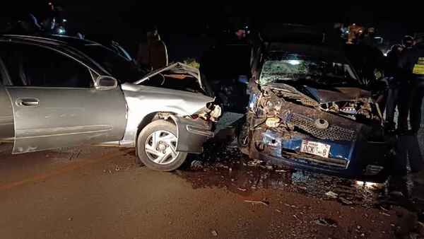 Violento choque de vehículos deja seis heridos en Coronel Oviedo