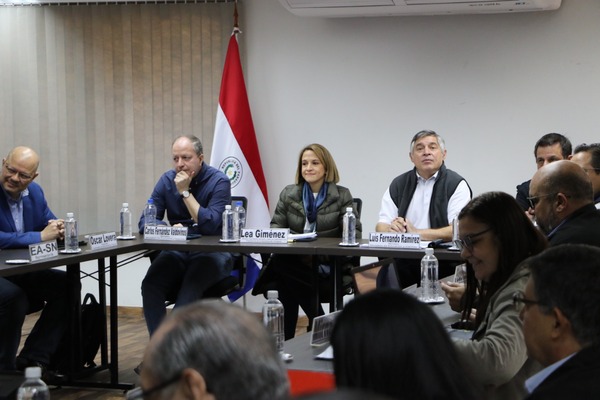 Levantan movilización docente tras acuerdo entre gremios y autoridades - Megacadena — Últimas Noticias de Paraguay