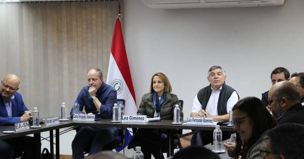 La Nación / MEC logra acuerdo con docentes, no se suspenden las clases este lunes y martes