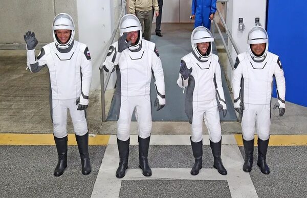 Los astronautas de la Crew-7 ya están dentro de la EEI y comienzan una misión de 6 meses - Ciencia - ABC Color