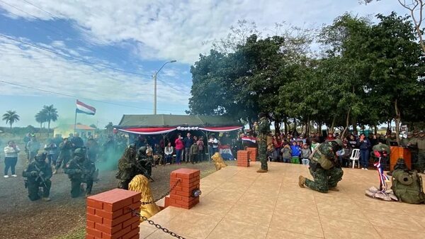 Arroyito: en emotivo acto recuerdan a militares caídos en lucha contra terroristas - Nacionales - ABC Color