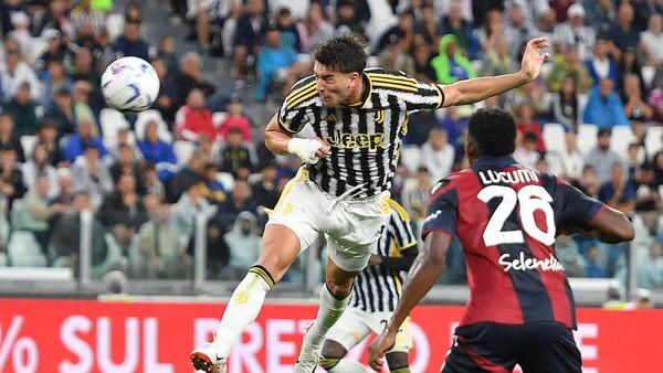 Vlahovic y la polémica rescatan un punto