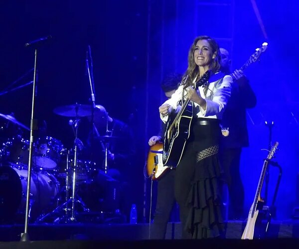 Soledad Pastorutti trajo un “brindis” por la vida y el derecho a la felicidad - Música - ABC Color