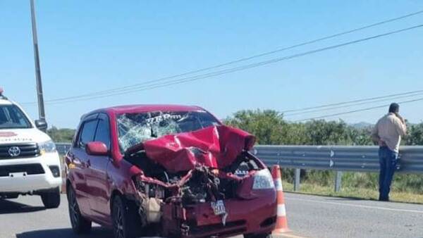 Choque frontal de auto con moto deja un fallecido en Alberdi