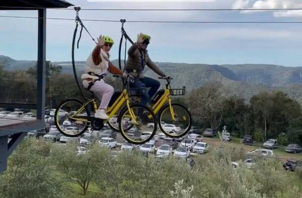 [VIDEO] Maga Páez pedaleó en el aire con su marido