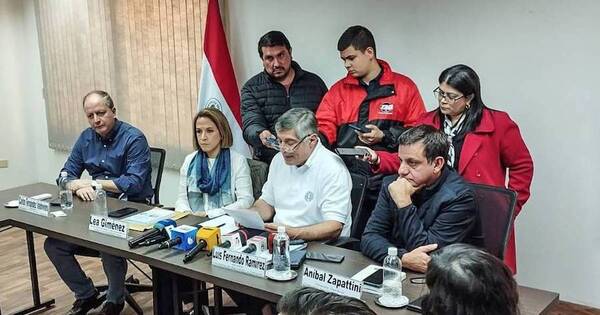 La Nación / Santiago Peña resalta el acuerdo logrado con el sector docente