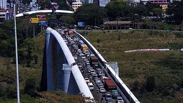 Analizarán estrategias para mejorar el paso fronterizo por el Puente de la Amistad | DIARIO PRIMERA PLANA