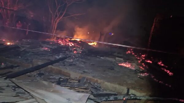 Septuagenario muere calcinado en incendio de vivienda - ABC en el Este - ABC Color