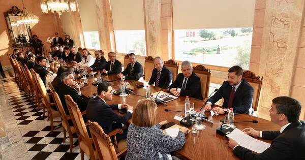La Nación / Santiago Peña reunió al Consejo de Ministros: “No vamos a tolerar la corrupción”
