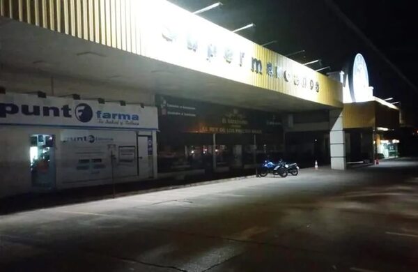 Guardias de supermercado repelen a tiros a presuntos robacajeros - ABC en el Este - ABC Color