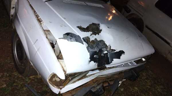 Grave colisión entre camioneta y motocicleta deja dos heridos en Encarnación