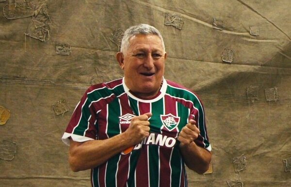 Versus / Fluminense saluda a ‘Romerito’ por su cumpleaños