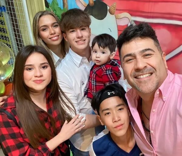 Roberto Pérez celebró el primer año de su hijo Gianmarco - Gente - ABC Color