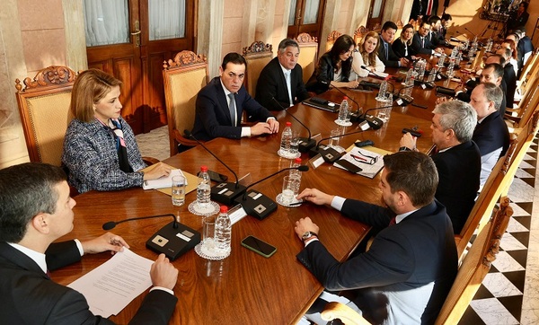 Peña encabezó primera reunión del Consejo de Ministros