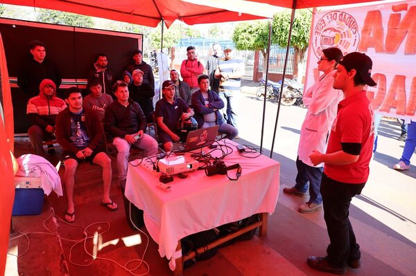 Cientos de motociclistas en falta en control educativo - La Clave
