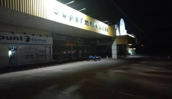 Guardias de supermercado se enfrentaron a tiros con robacajeros