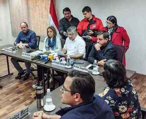 Santi destaca acuerdo con docentes