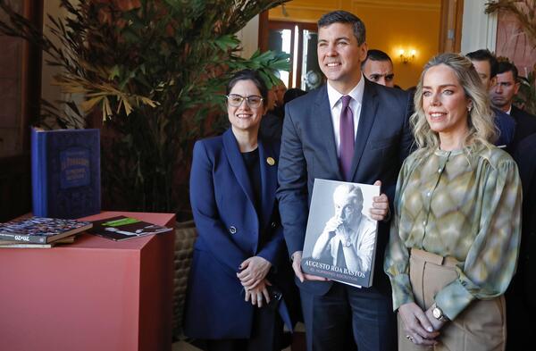 Presidente promulgó ley de Fomento de la Lectura y el Libro