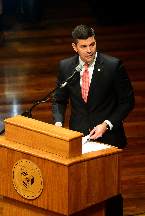 El presidente paraguayo decreta el 28 de agosto como "Día Nacional de la Lectura" - MarketData