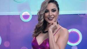 Vivi Figueredo contó que le anda mensajeando a un famoso pelotero