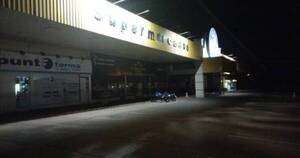 La Nación / CDE: guardias se enfrentan con delincuentes y logran frustrar asalto a un supermercado