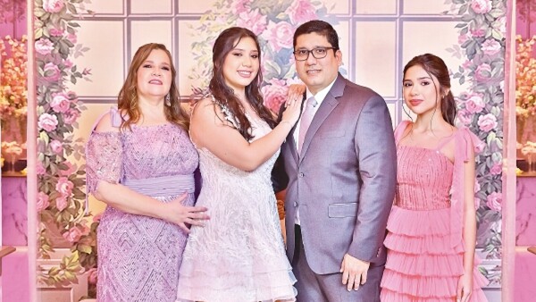 Melanie Abigail celebró sus 15 años