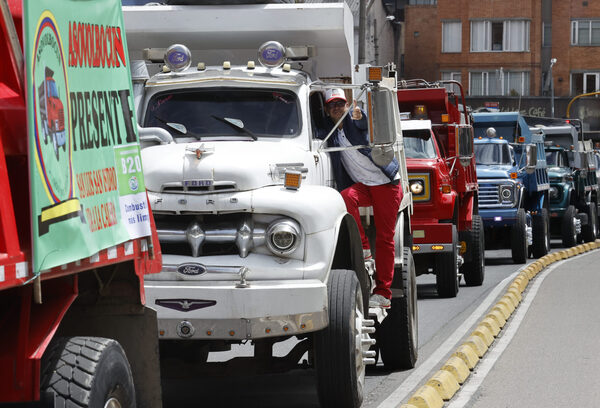 Bloqueos y protestas en Colombia contra el alza del precio de la gasolina - MarketData
