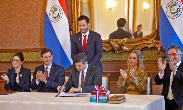 Peña declara al 28 de agosto como Día Nacional de la Lectura