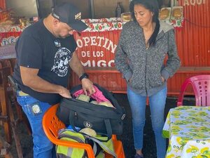 Detienen en Cruce Bella Vista a una mujer con dos bolsos repletos de drogas - Policiales - ABC Color
