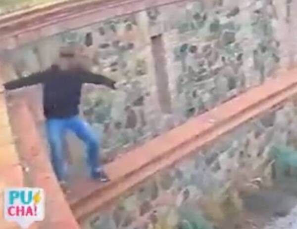 [VIDEO] ¡Chiplé! Rapai cayó desde el balcón de una bodega de vinos