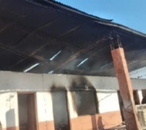 Incendio afecta a una escuela indígena en Puerto Casado - Paraguay.com