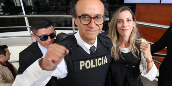Ex candidato que reemplazó al asesinado Fernando Villavicencio, anunció que dejará Ecuador