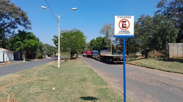 Municipalidad aplica multas por estacionar sobre avenidas de San Antonio y conductores se quejan - Nacionales - ABC Color