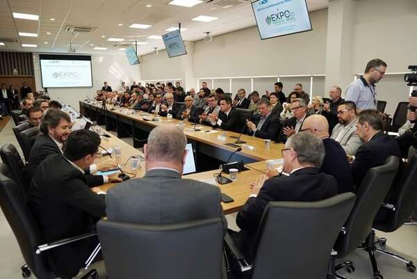 Directores de Itaipu de Brasil y Paraguay debaten la gestión coordinada de fronteras