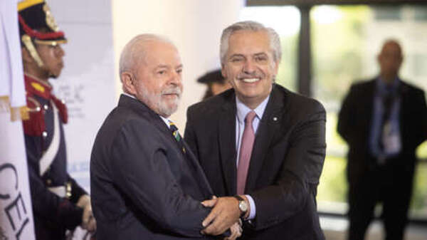 Argentina acuerda con Brasil un instrumento para financiar exportaciones