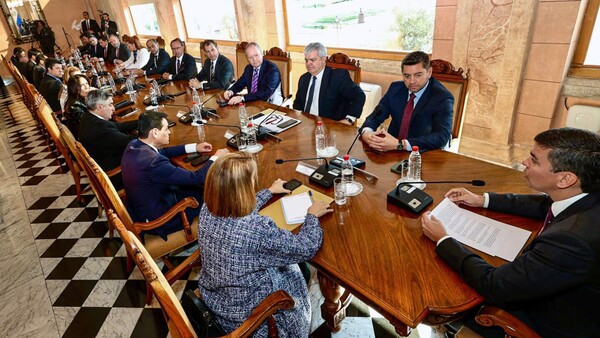 PGN: Peña prohíbe a sus ministros que hagan “lobbies individuales”