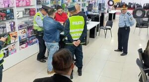 Allanan comercios de CDE tras numerosas denuncias por estafas y robos a turistas