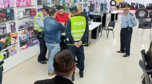 Allanan comercios de CDE tras numerosas denuncias por estafas y robos a turistas