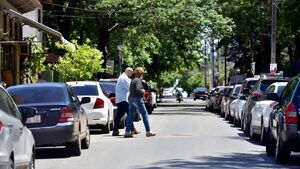 Estacionamiento tarifado empezará a cobrarse desde enero 2024, anuncia intendente de Asunción