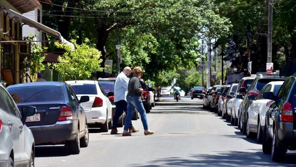 Estacionamiento tarifado empezará a cobrarse desde enero 2024, anuncia intendente de Asunción