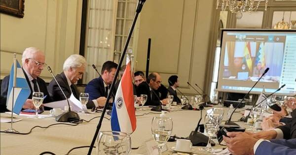 La Nación / Pedirán al Comité de la Hidrovía que se derogue el peaje argentino