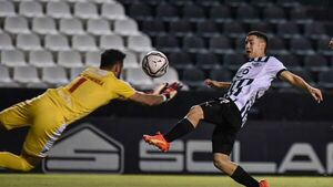 Enso González viajó a Europa para cerrar con un equipo de la Premier
