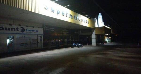 La Nación / Guardias logran frustrar asalto a un supermercado
