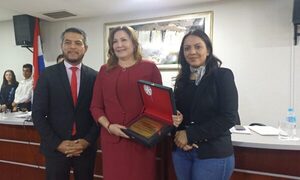 Declaran ciudadana ilustre a ex titular de Indert