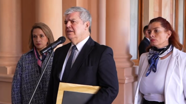Ministro Riera presentará reglamentación para la implementación de tobilleras electrónicas